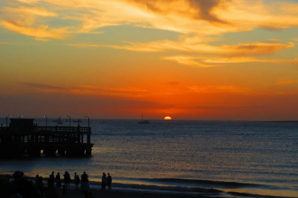 Pôr do sol na praia de Punta del Este